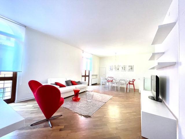 Domus Verona - Ampia Moderna Casa Su 2 Piani Nel Cuore Di Verona Eksteriør bilde